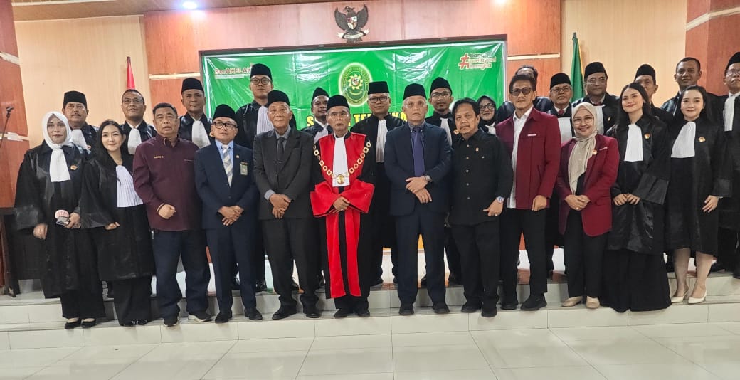 20 Advokat PERADIN Ikuti Sumpah di PT Banten, Sekjen Hendrik Apresiasi Pengadilan Tinggi