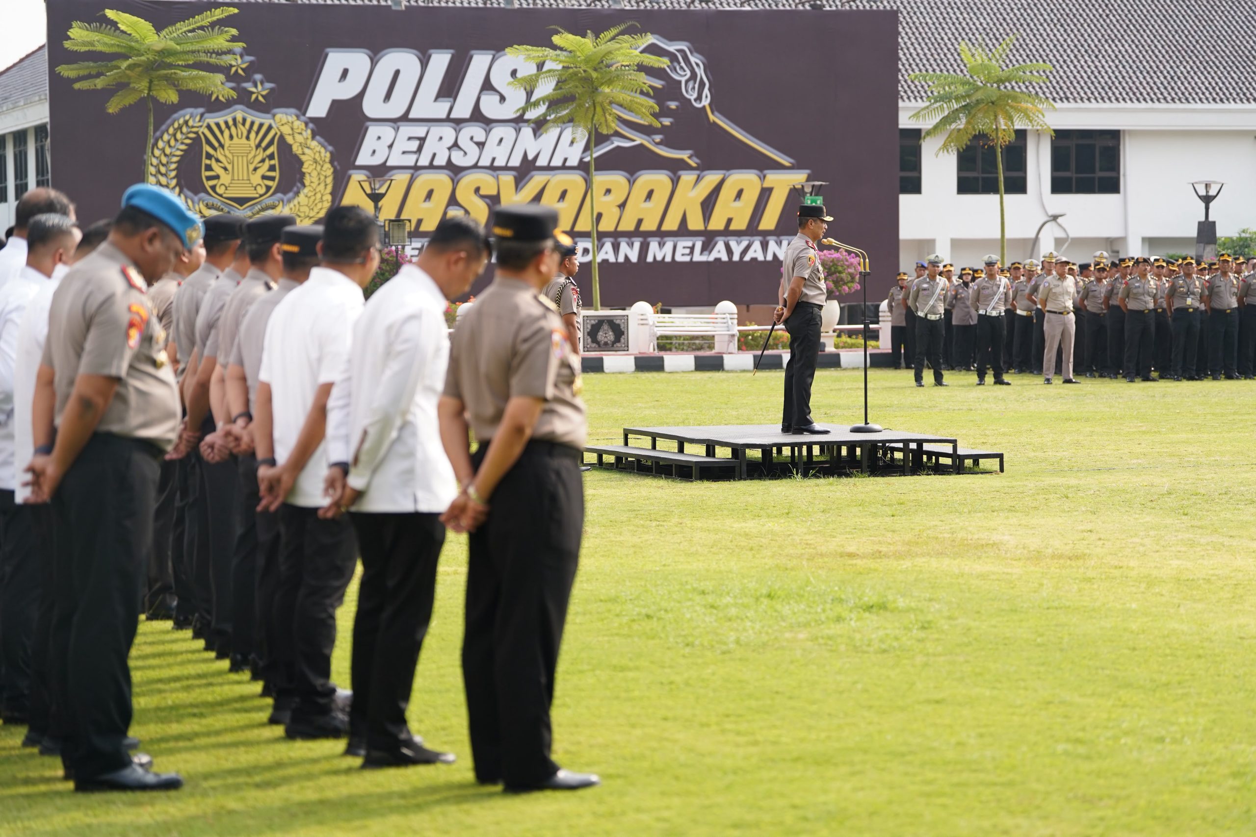 Apel Perdana Kapolda Jateng, Tegas; Tidak Ada Toleransi bagi Anggota yang Membekingi Judi dan Narkoba