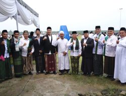 Pimpin Upacara Hari Santri Nasional ke -11, Wabup Syafrizal Serahkan Bantuan Sarana Ibadah kepada 13 Pesantren
